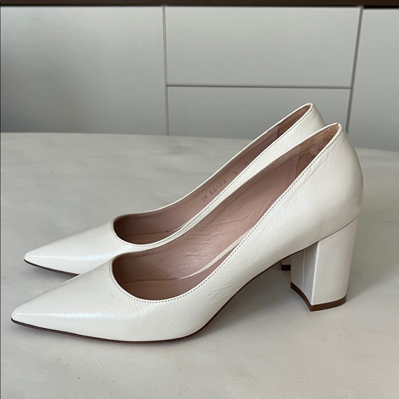 STUART WEITZMAN Laney Pointed Toe Block Heel Pebbled Leather Pumps Ivory 8